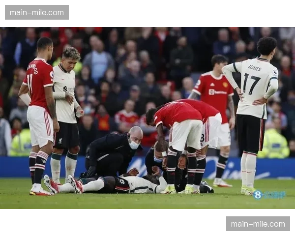 利物浦中场绞杀失效:米尔纳格罗斯切断传球线路致进攻瘫痪 利物浦中场绞杀失效:米尔纳格罗斯切断传球线路致进攻瘫痪